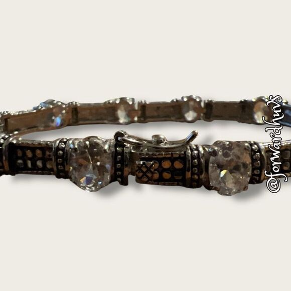 Silver-tone Bracelet with Slide-in Clasp and Safety Catch - Picture 8 of 9